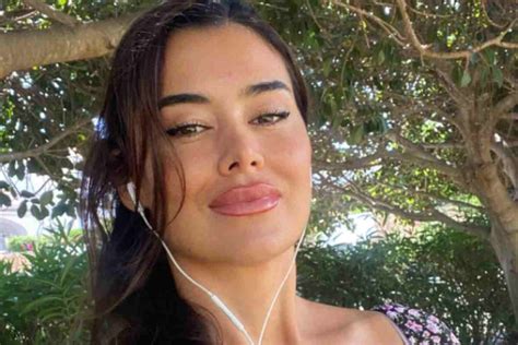 eva padlock sexy|Spanish model draws all eyes on her with revealing Instagram post